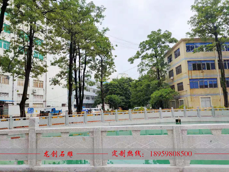 廣東省深圳市龍崗區(qū)石雕魚(yú)塘欄桿制作安裝